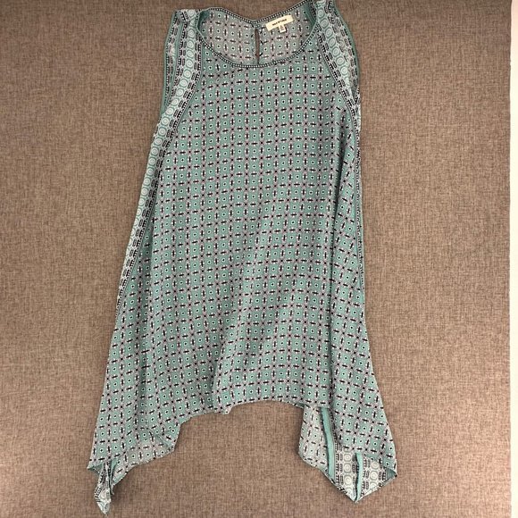 Max Studio Asymmetrical Top Flowy Lightweight‎ Small Green Sharkbite  Sleeveless - Picture 3 of 11